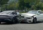Kafa kafaya çarpıştılar! Xiaomi SU7 ilk kazasını Mercedes ile yaptı...