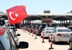 Gurbet&ccedil;iler, Kapıkule'de yoğunluk oluşturdu! Dikkat &ccedil;eken vatan vurgusu: T&uuml;m sıkıntılarımı unuttum... 