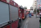 Apartmanın &ccedil;atısındaki mangal dumanı 7 itfaiye aracını alarma ge&ccedil;irdi