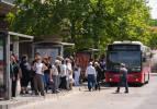 İzmir'de grev! Hayat neredeyse durma noktasına geldi: Duraklar doldu, yollarda trafik oluştu