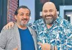Mehmet Yalçınkaya ve Somer Sivrioğlu Kızılay'a kurban bağışı yaptı