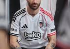 Beşiktaş'tan ilgi çeken yeni sezon formaları! Herkes o tasarımı konuşuyor