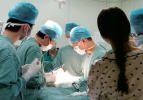 Glüten sanıldı: 14 yaşındaki kızın karnından çıkan şey doktorları bile dehşete düşürdü!