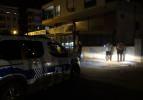 Oturduğu apartmanın önünde silahlı saldırıya uğrayan şahıs ağır yaralı
