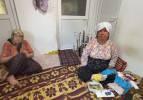 88 yaşındaki anne, 59 yaşındaki kızına bebek gibi bakıyor