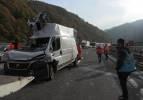 Bolu’da minibüs, tır ile yolcu otobüsüne çarptı