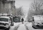 T&uuml;rkiye donuyor! Sıcaklık bir anda d&uuml;şt&uuml;: İstanbul ve Ankara'da kar yağışı başladı.... 