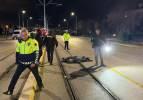 Tramvaydan inen yolculara otomobil &ccedil;arptı: 3 vatandaş &ouml;ld&uuml;! Kahreden detay