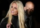 D&uuml;nyaca &uuml;nl&uuml; şarkıcı Britney Spears g&ouml;zaltına alındı! Hakim karşısına &ccedil;ıkacak