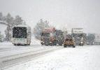 T&uuml;rkiye'nin d&ouml;rt bir yanında bahar ortasında kar yağışı: Erzurum, Sivas, Rize, Sinop...