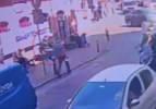 İstanbul'da dehşet! Bankta oturan kişiyi  bı&ccedil;akladı