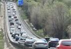 Bayram g&ouml;&ccedil;&uuml; tersine d&ouml;nd&uuml;! D&ouml;n&uuml;ş trafiği başladı 