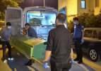 Babasının cesediyle 2 g&uuml;n aynı evde yaşadı