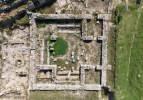 Karab&uuml;k'te 1750 yıllık k&uuml;p mezar, iskelet ve "&ouml;l&uuml; hediyeleri" bulundu