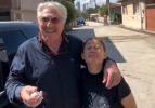 Yolunu şaşıran oyuncu Erdal &Ouml;zyağcılar&rsquo;a ilgin&ccedil; bir hediye verdi