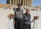 34 yıl sonra ikizlere kavuştular! Kızlarıyla Anıtkabir&rsquo;i ziyaret ettiler