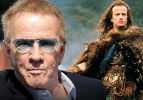 Christopher Lambert, hayranlarının g&ouml;z&uuml; &ouml;n&uuml;nde yere yığıldı!
