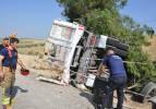 Manisa'da yolcu otob&uuml;s&uuml; kamyona &ccedil;arptı: 1 kişi &ouml;ld&uuml;, 7 kişi yaralandı