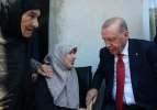 Cumhurbaşkanı Erdoğan'a memleketinde sevgi seli: Yaşlı kadın g&ouml;zyaşlarını tutamadı