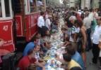 Taksim'de TOMA eşliğinde iftar