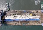 3 yıl &ouml;nce batan dev gemi kıyıya &ccedil;ıkarıldı