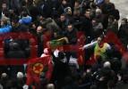 Tribünde PKK'nın sözde bayrağını açtılar
