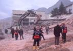 6 katlı bina bir anda çöktü: 1 işçi mahsur