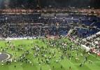 Lyon - Beşiktaş maçı öncesinde tribünler karıştı