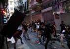 Taksim'de göstericiler esnafa saldırdı!