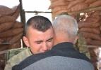 Sınırda duygulandıran buluşma