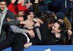 Conte kendinden geçti! Tribüne daldı