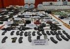 Sur'da PKK'nın cephaneliği ele geçirildi