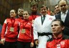 Karate kıyafetiyle Ahmet Davutoğlu