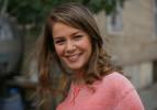 Güzel oyuncu Burcu Biricik nasıl giyiniyor?