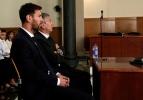 Messi hakim karşısında! İşte tarihi anlar