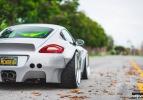 Porsche Cayman tornadan geçti