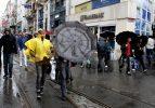 İstanbul'da yağış hayatı felç etti