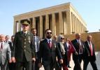 Gaziler ve şehit ailelerinden Anıtkabir ziyareti