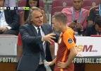 Riekerink çileden çıktı! Linnes'in üstüne yürüdü