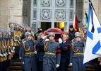 Rus B&uuml;y&uuml;kel&ccedil;i Karlov'un cenaze t&ouml;reni