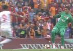 Muslera'dan orta sahada çalım şov!