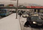 İstanbul E-5'te ulaşıma kar engeli