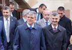 Abdullah G&uuml;l t&uuml;rbe ziyaret etti