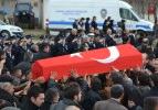 Adliyede şehit olan polis memuru defnedildi