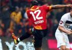 Drogba'nın penaltısı manşetlerde!