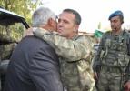 Hakkari'de sıcak kucaklaşma