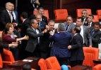 AK Partililer ile HDP'liler Meclis'te kavga etti