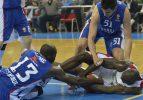 Anadolu Efes Olympiakos'u ezdi geçti