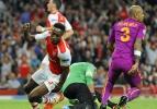 Arsenal'in yeni golcüsü Aslan'ı yedi bitirdi!