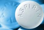 Aspirin'i suratınıza sürün ve bekleyin 